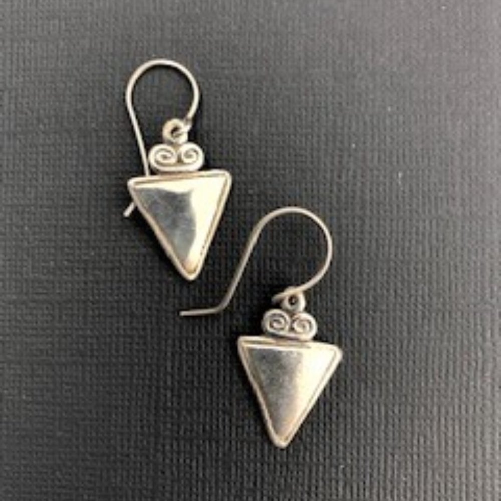 ⬇️Genuine Silver Triangle Necklace and Earrings - Picture 3 of 7